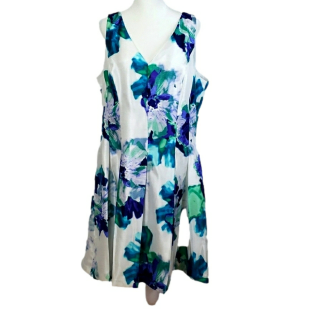 DB Established 1962 White, Purple and Green Floral Dress Size 16
